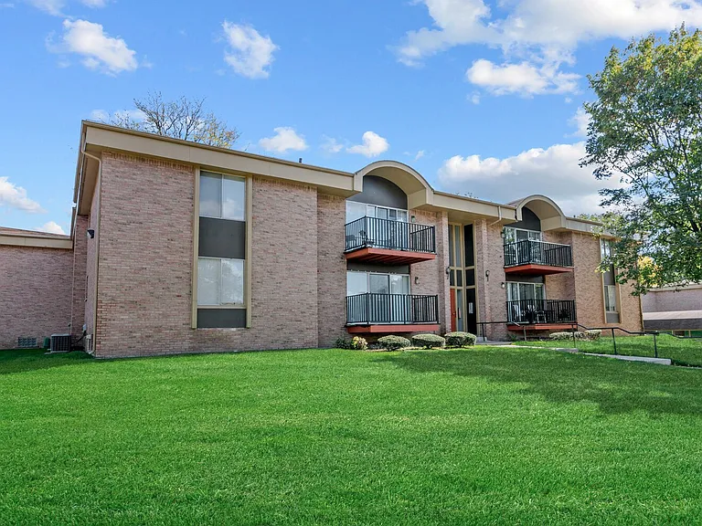 Cranbrook Centre - Southfield, MI — Photo 34