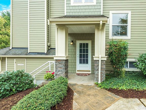4th image of 2262 Newport Way NW #24-4