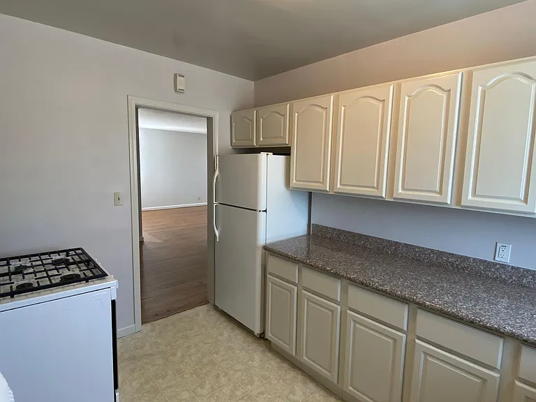 511 Bancroft Ave #5 — Photo 11