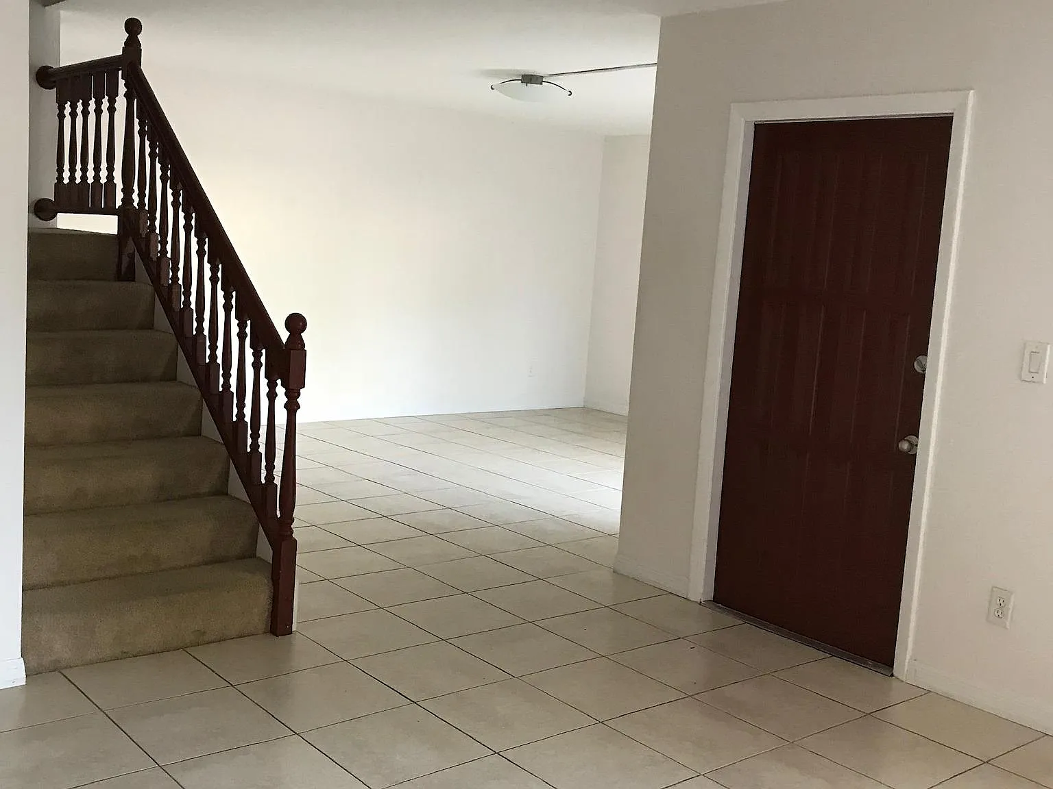 3 bed, 2.5 bath, 1800 sqft, $1,950 — Photo 2