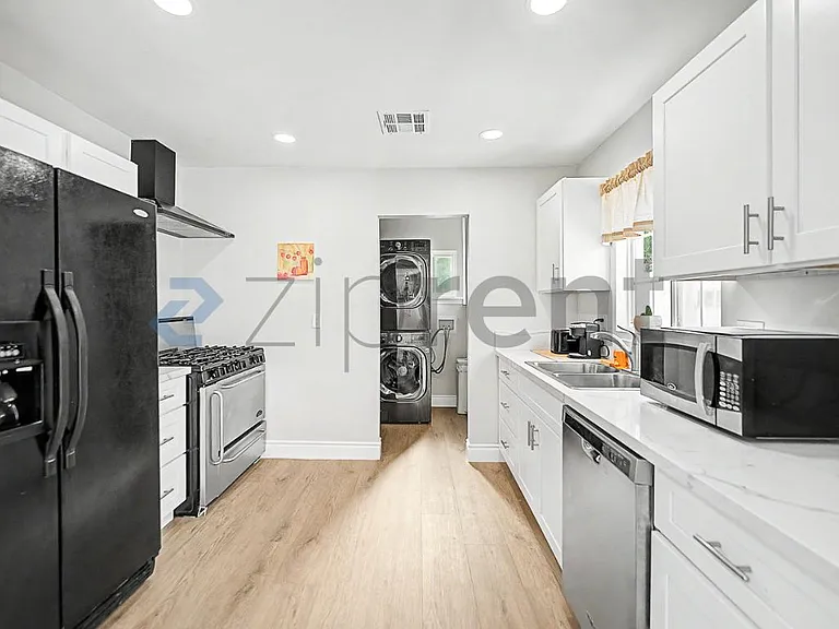 3419 Holyoke Dr — Photo 18