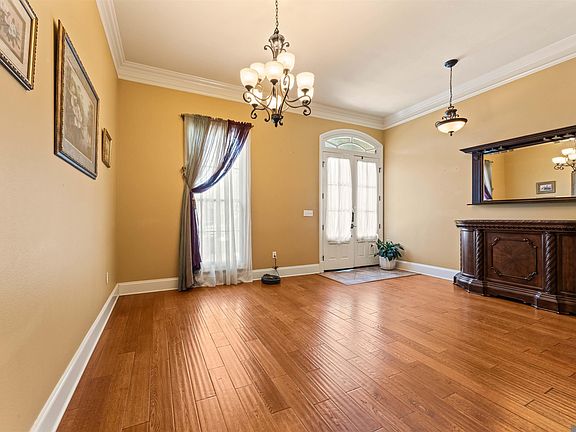 5th image of 37276 Renaissance Dr