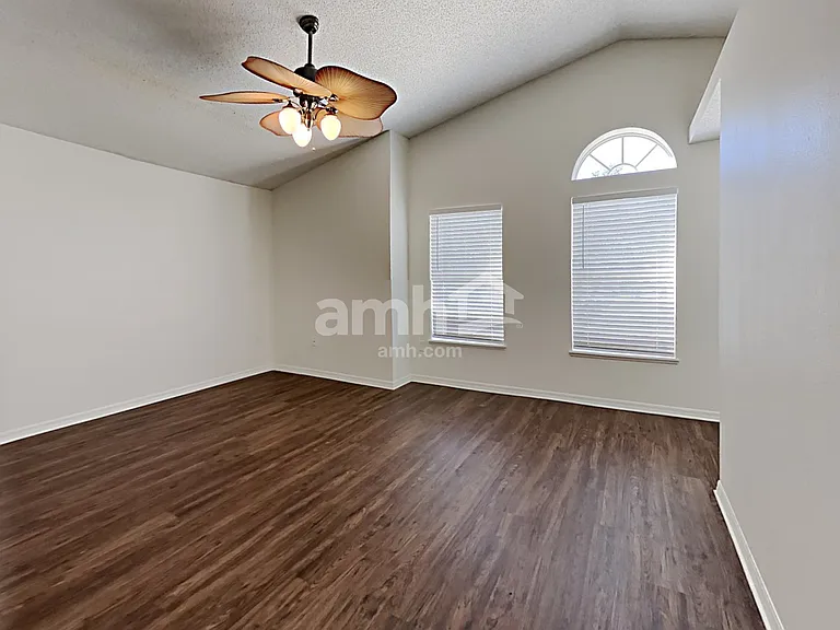 10421 Opus Dr — Photo 8