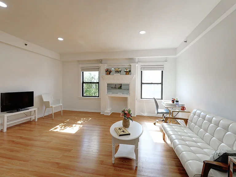 22 Engle St #17 — Photo 9