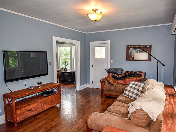 3rd image of 23 Marlborough Ct