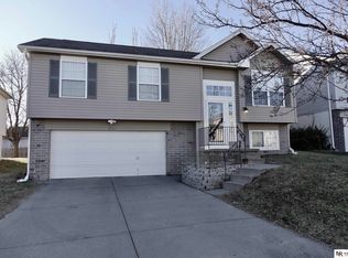 17733 Lillian St, Omaha, NE 68136