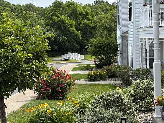 2nd image of 806 Heather Lane