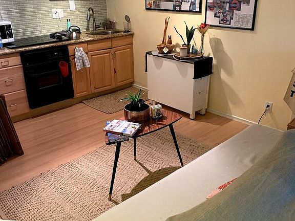 3rd image of 2140 20th St #6