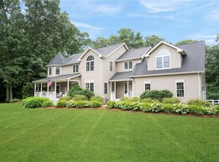 3 McKenzie Dr, Smithfield, RI 02917