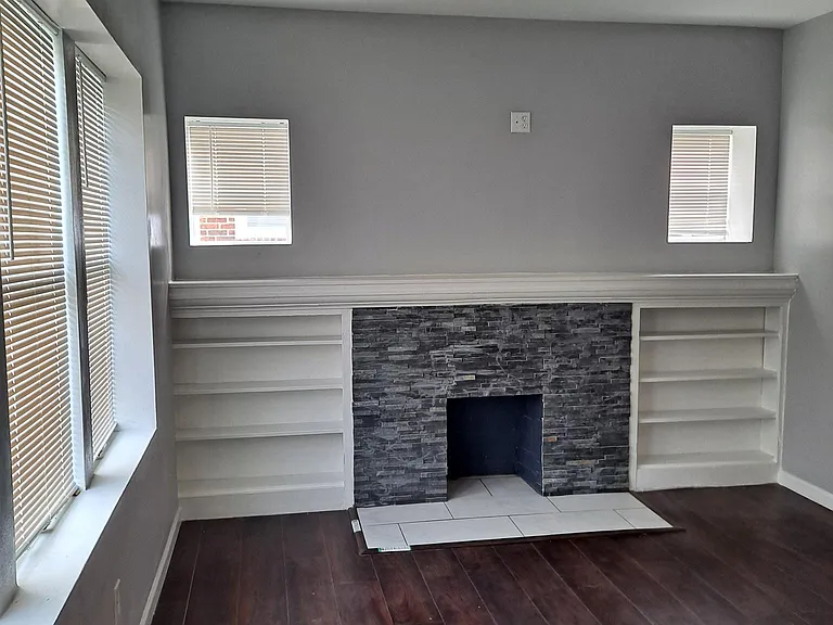 5910 Horton Pl — Photo 3