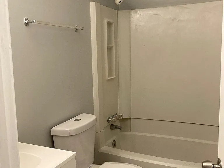 110 Cedar Grove Dr #B — Photo 8