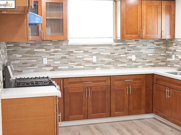 5th image of 7708 Hillmont Dr