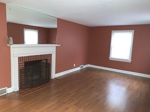 3rd image of 216 Parkgate Ave