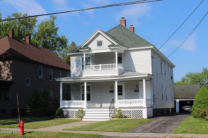3rd image of 133 Kingsboro Avenue