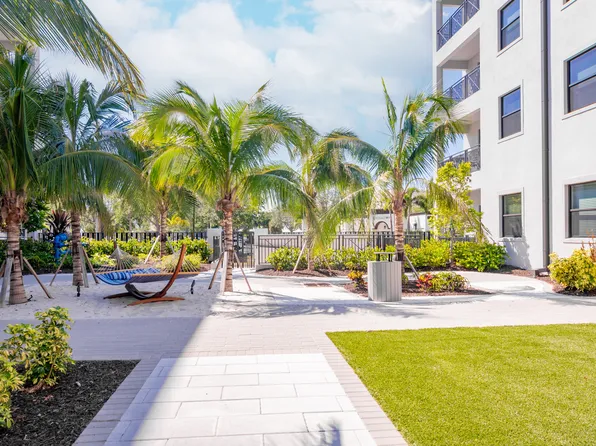 West End at City Walk