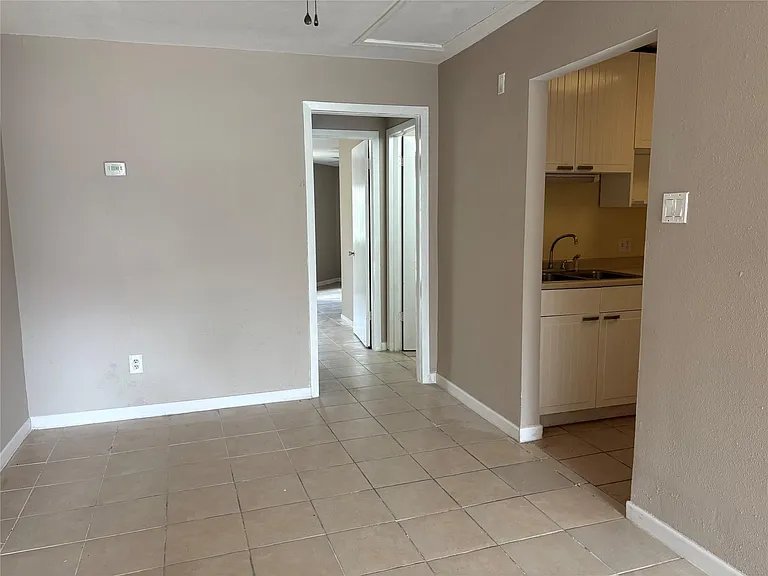 1014 Graham Dr #I3 — Photo 4