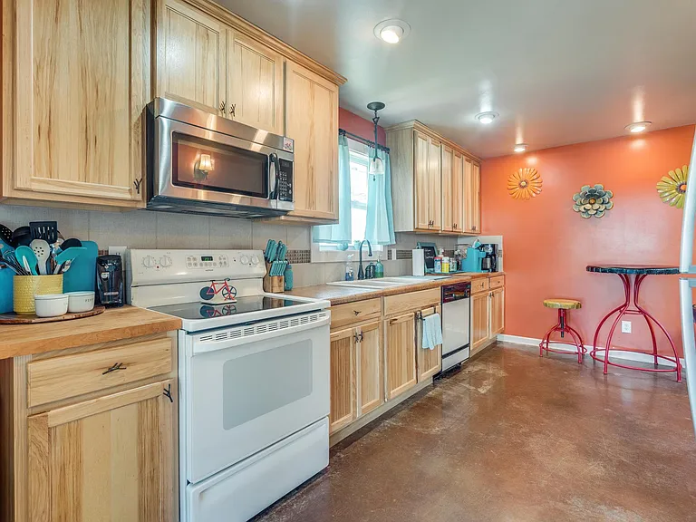 503 Sioux St — Photo 21