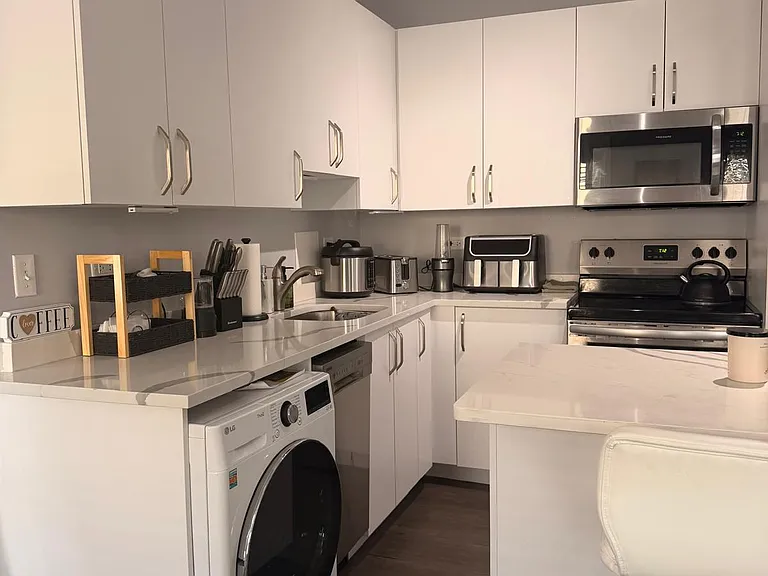 855 Lake Street — Photo 7