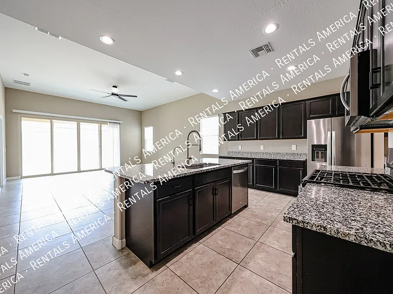 30044 W Avalon Dr — Photo 15