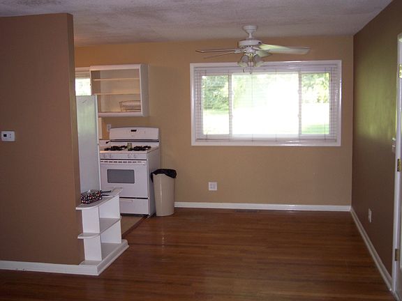 2nd image of 11100 E 49th St