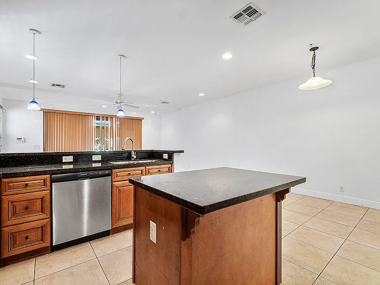 811 S Federal Hwy #4 — Photo 11