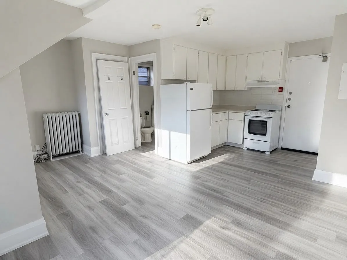 415 Brunswick Ave - 7 — Photo 1
