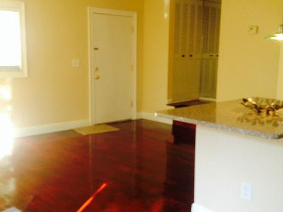4th image of 506 W Par St #506