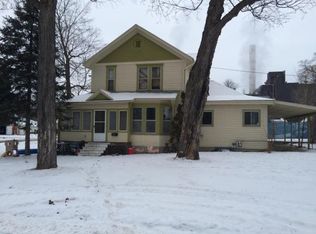 303 Waupaca St, Waupaca, WI 54981