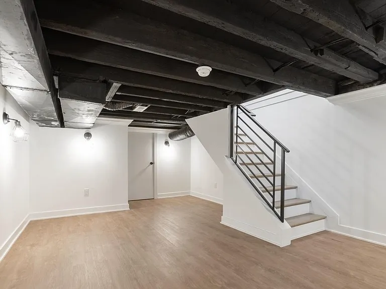 2034 E Hazzard St — Photo 18