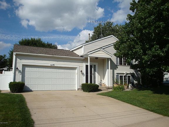 2nd image of 3275 Vine St SW
