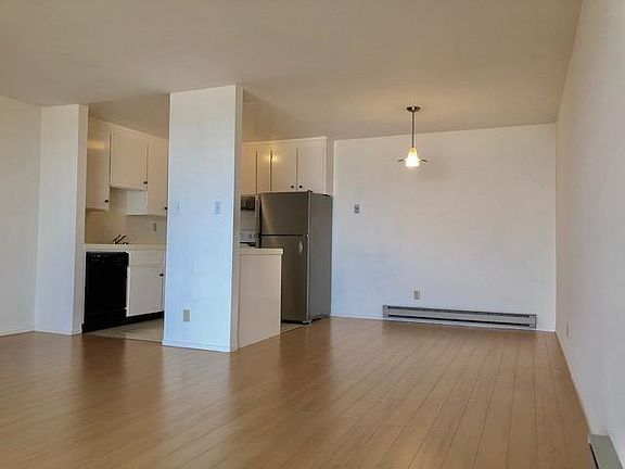 5th image of 110 Gardenside Dr APT 305