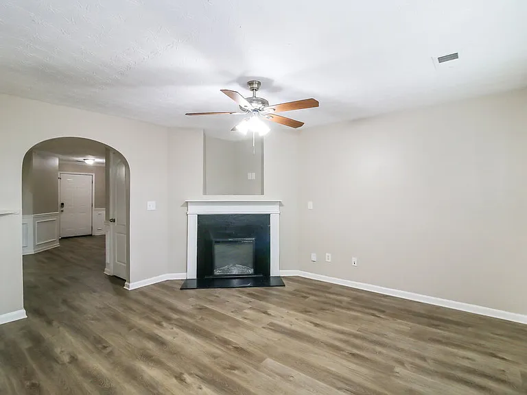 7423 Garnet Dr — Photo 5