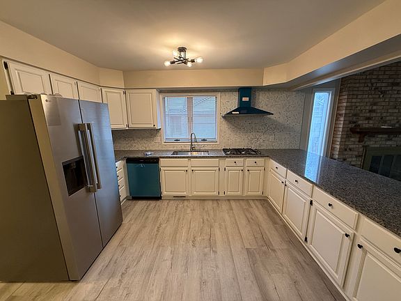 4th image of 31500 Ryan Rd