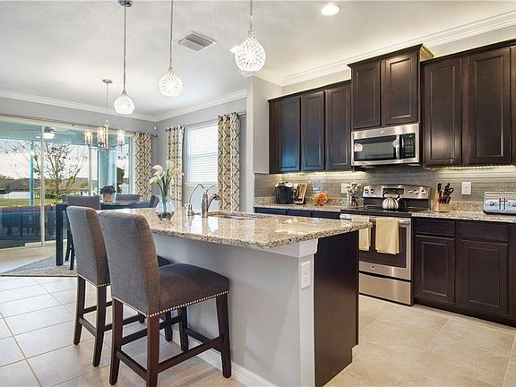 4th image of 10437 Riverdale Rise Dr