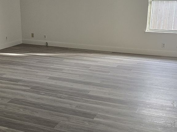 Master bedroom / Bedroom #1
With Slider glass doors to back yard