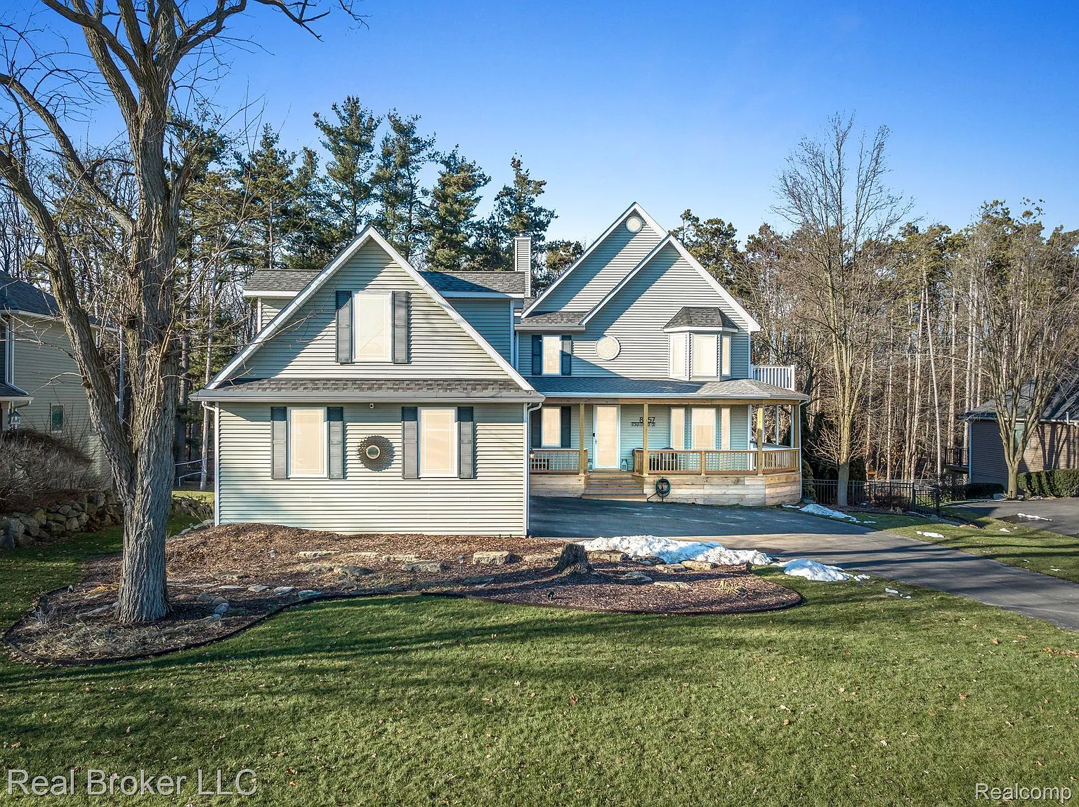 8857 Bonaventure Dr photo 1