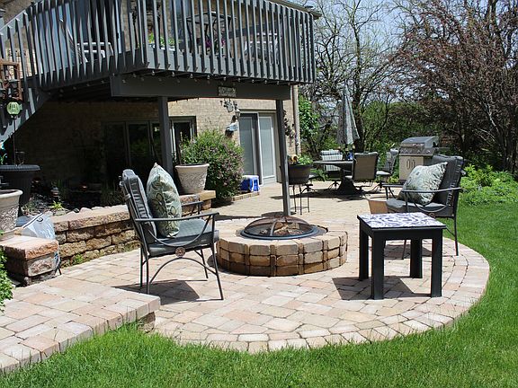 BACK YARD FIRE PIT PATIO