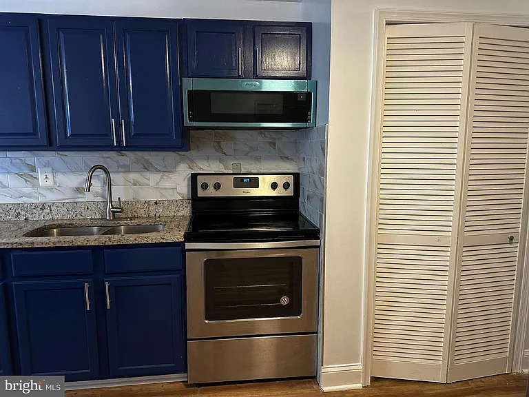 6723 Averett Ct — Photo 10