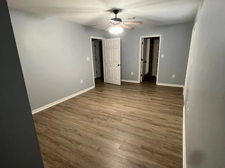 101 Clark Ave — Photo 8