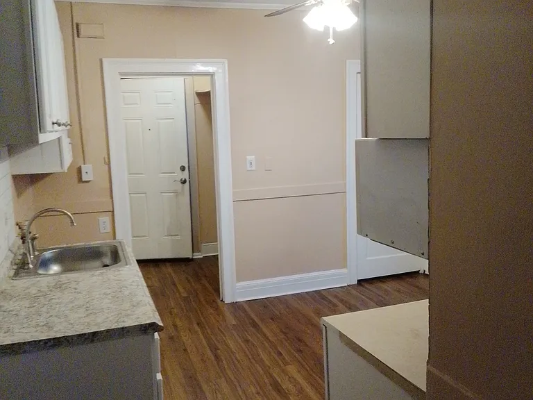 58 Ward Pl #2 — Photo 3
