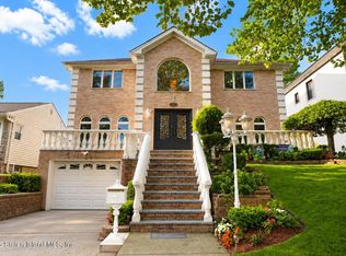 57 Schmidts Ln, Staten Island, NY 10314