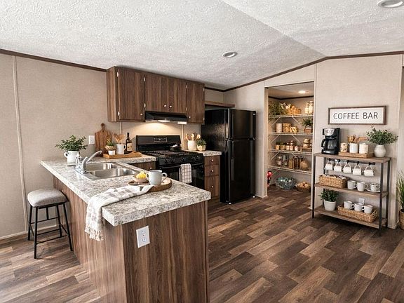 3rd image of 96 Tower Manor Cir E