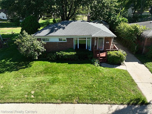 2nd image of 22344 Logue Ave