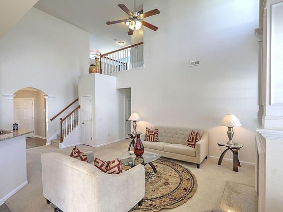 4th image of 469 Green Park Ln
