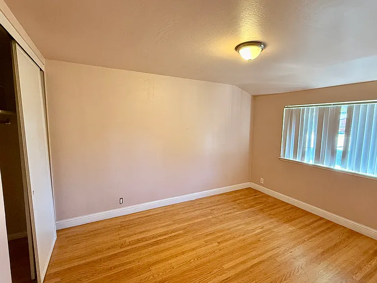 2110 Fraser Ave — Photo 9