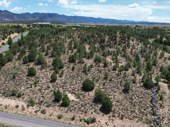 1205 N Antelope Crossing Cir, Hatch, UT 84735