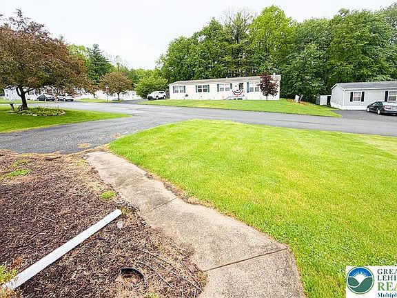 5th image of 147 Ashley Ln E