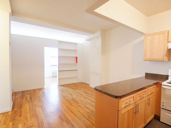 3rd image of 440 E 88th St APT 6B