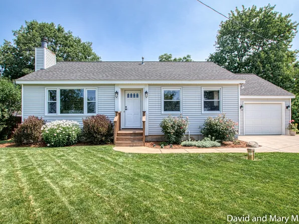 6994 Dutton Ave SE, Caledonia, MI 49316
