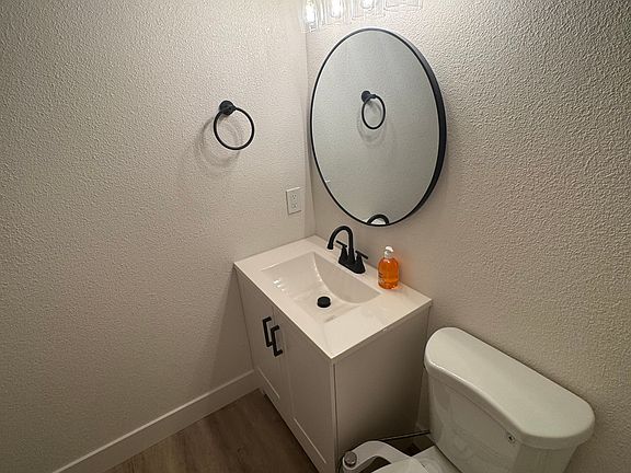 4th image of 1733 Clear Lake Ave #1